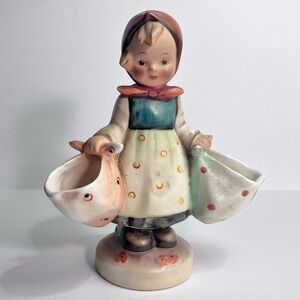 1950s HUMMEL FIGURINE / Mother’s Darling 175 / FULL BEE MARK / Bisque Porcelain